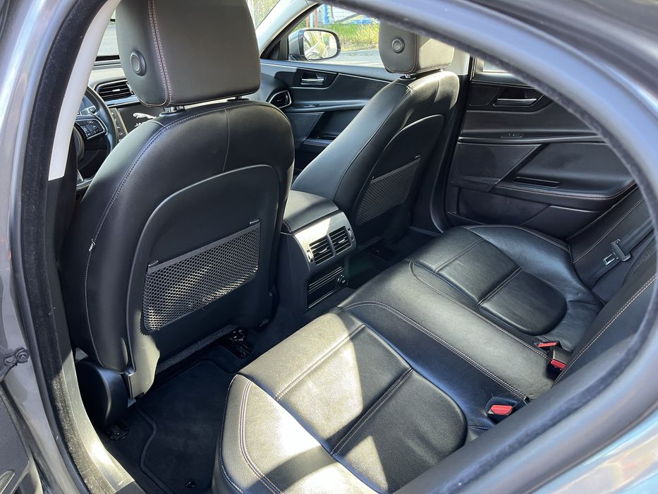 Jaguar XE  2015r