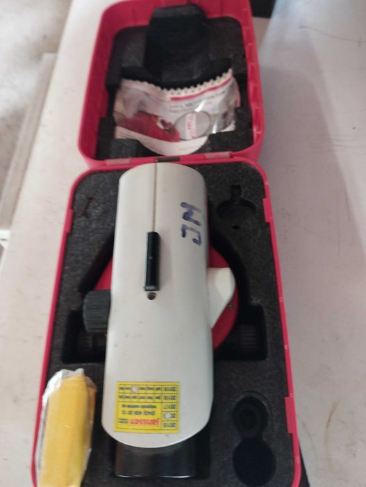 Nível óptico Leica