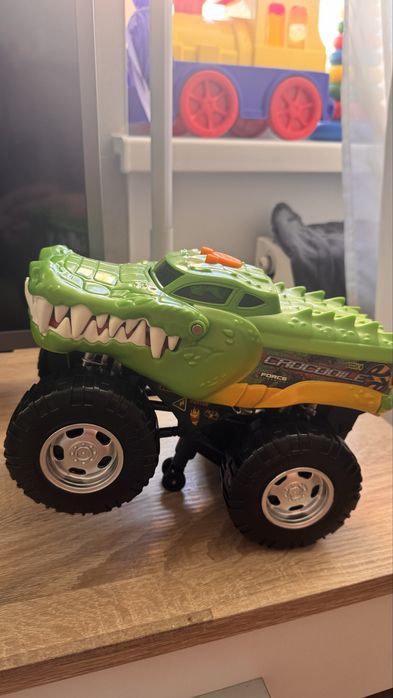 Машина крокодил нова