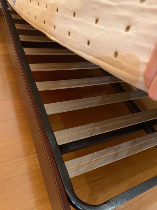 Mobília clássica VINTAGE - Cama + Estrado + Colchão