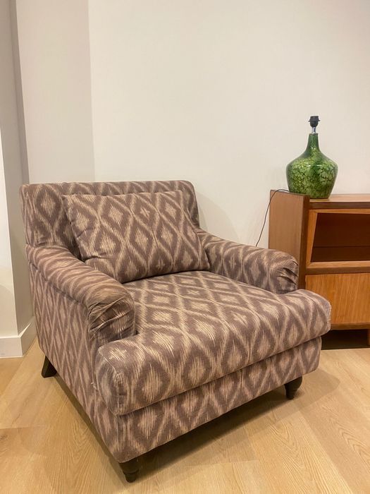 2 cadeirões de tecido