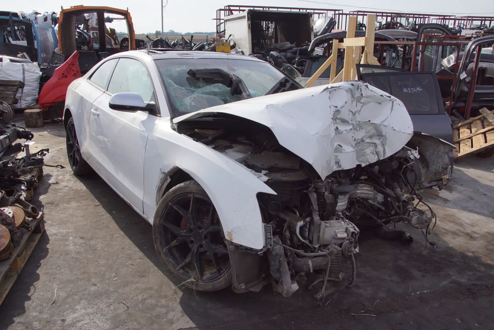 Auto na części - Audi A5 I 8T 3.0 TDI 239 KM CCWA LMK LY9C 2009R Silnik Skrzynia Drzwi Błotnik Klapa Zderzak Lampa Lusterko Klamka Szyba Deska Kokpit Sterownik Moduł Czujnik Licznik Wyświetlacz Panel Kierownica