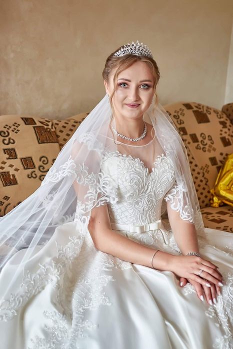 Весільне плаття)))