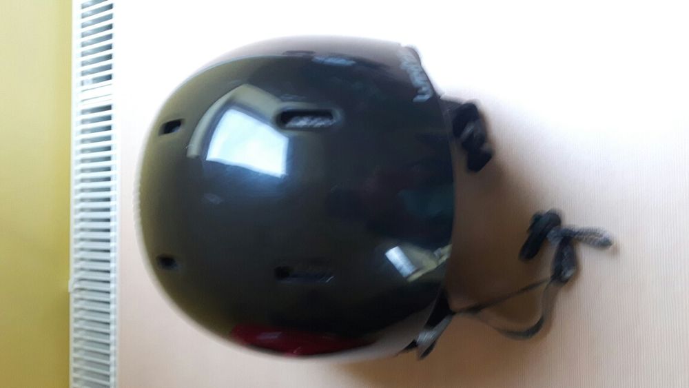 Kask na narty snowboard