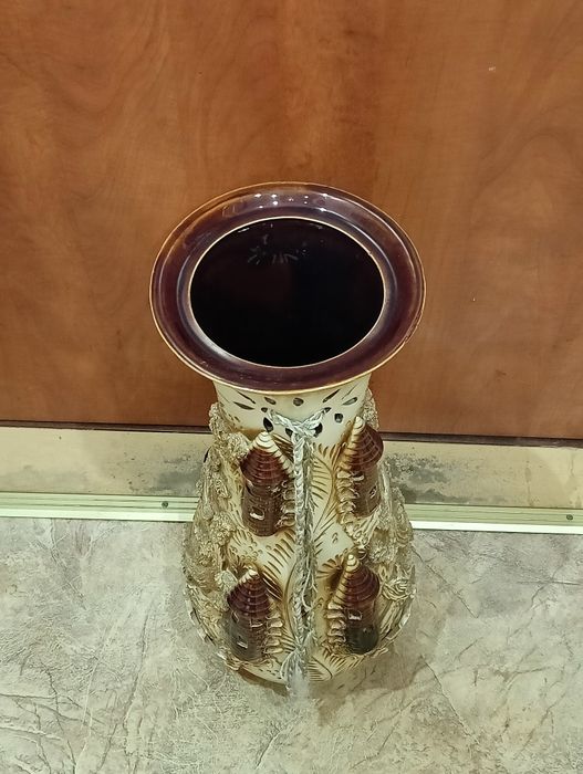 Ваза, напольная ваза