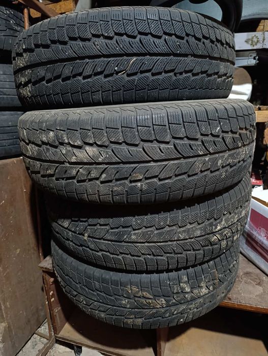 Продам комплект зимової гуми