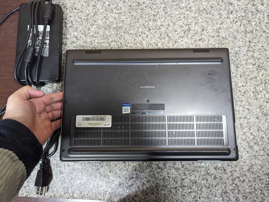 Ноутбук Dell 7540 15" FHD 9400H 16GB 512GB SSD T2000 97Wh свіжа АКБ