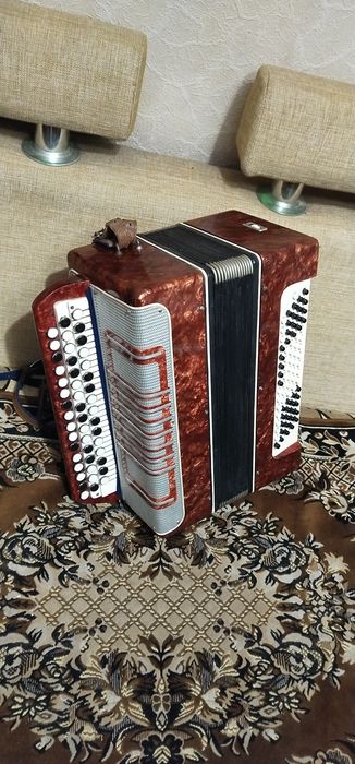 Малий баян (зменшений)Кіровський на 80басів.