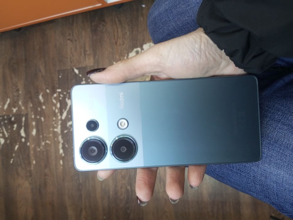 Телефон Redmi note 13 на гарантии