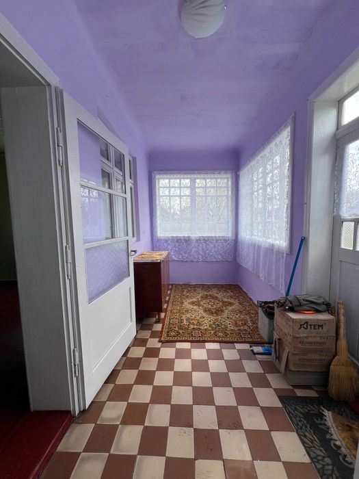 Продаж! Цегляний будинок біля МЕТРО + 10 сотих землі