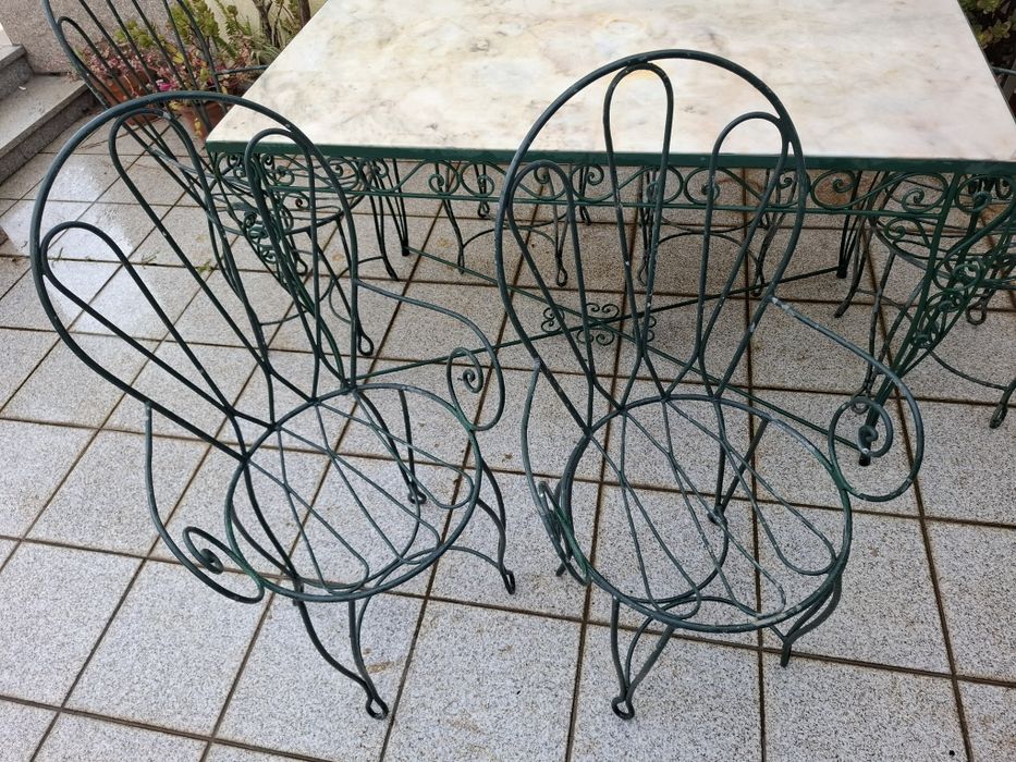 Mesa em ferro forjado com 6 cadeiras