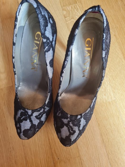 Sapatos da "GIANNA" N° 39