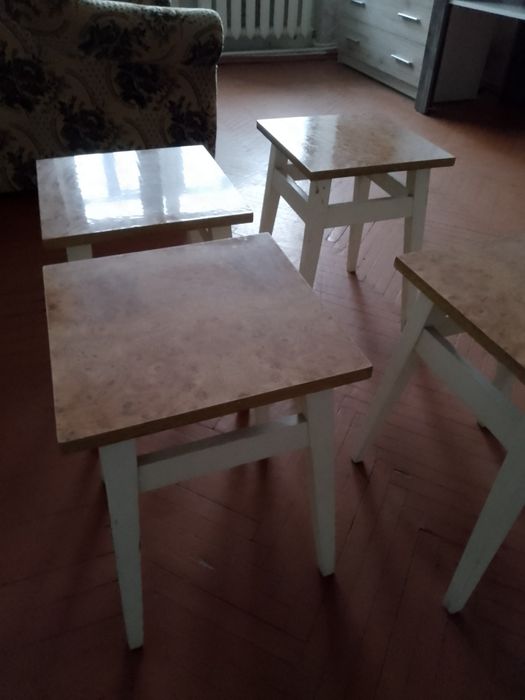 Табуретки деревянные для кухни