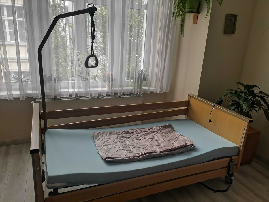 Łóżko rehabilitacyjne elektryczne nowe