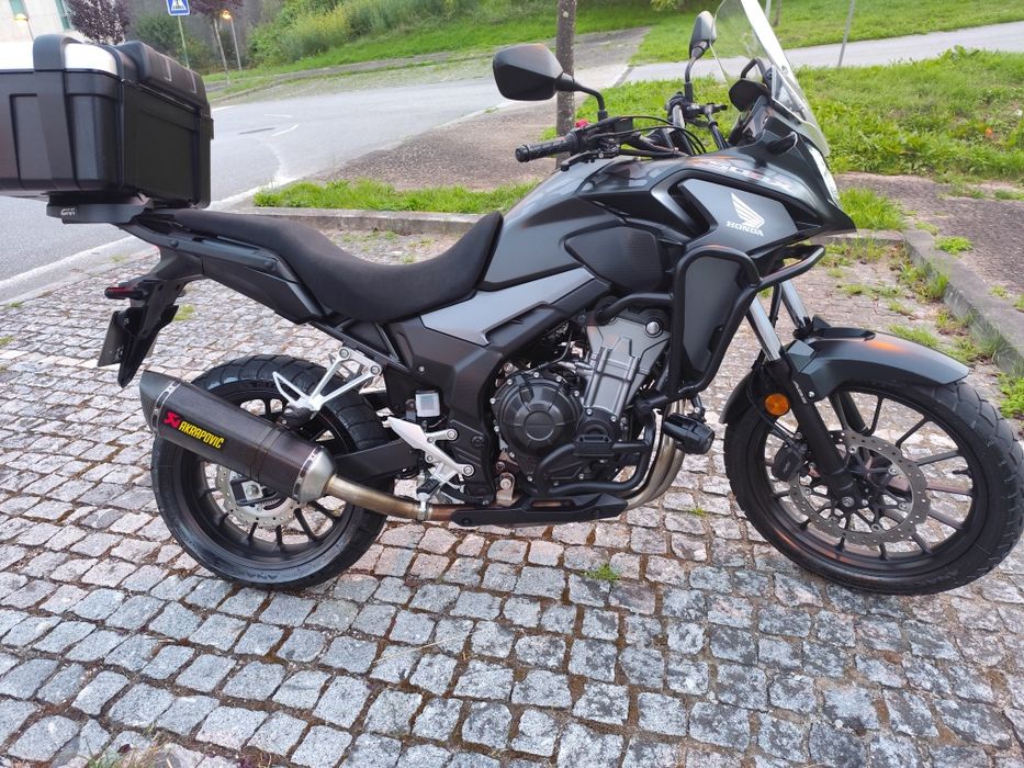 Honda CB 500X muito bem cuidada