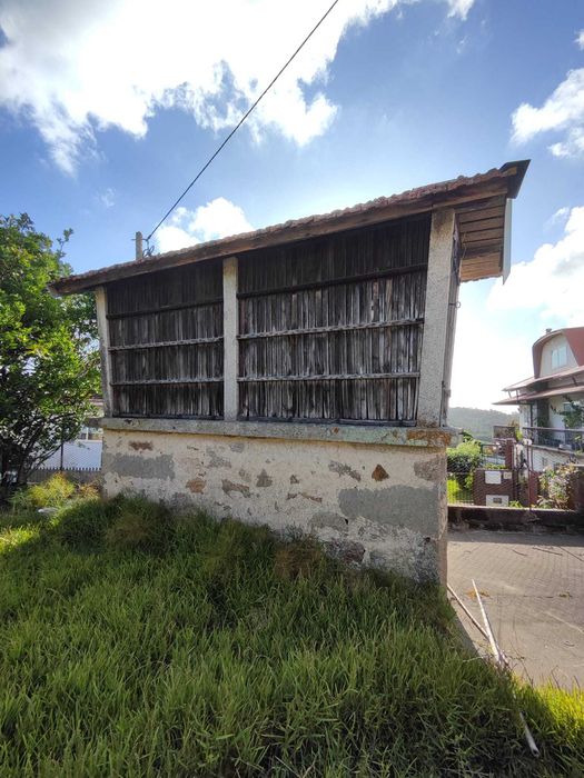 Canastro / Espigueiro tradicional antigo – 4,70 metros