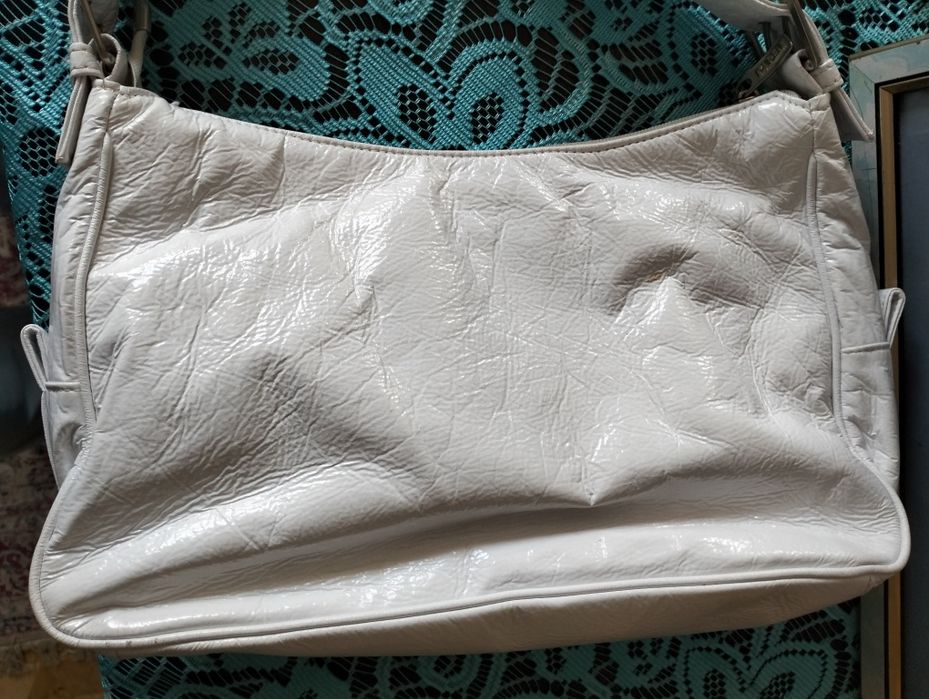 Biała torebka na ramię; Karen; 21 x 30 x 11cm