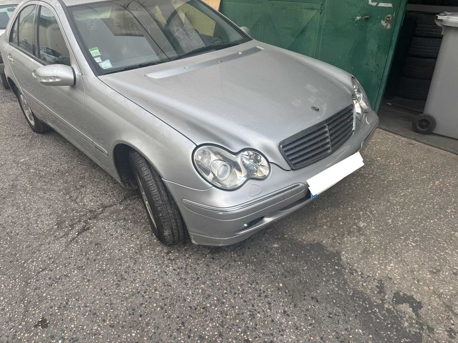 Mercedes CF200 Kompressor de 2002 W203 para peças