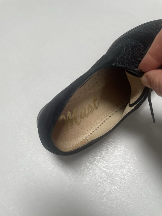 Sapatos classicos de cordão