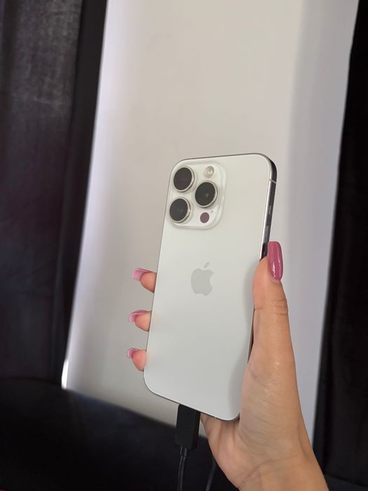 Iphone 15 PRO biały