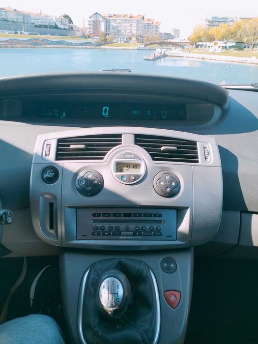 Renault Mégane Scénic 2007 – 1.5 dCi – Caixa manual – Muito espaçoso e confortável