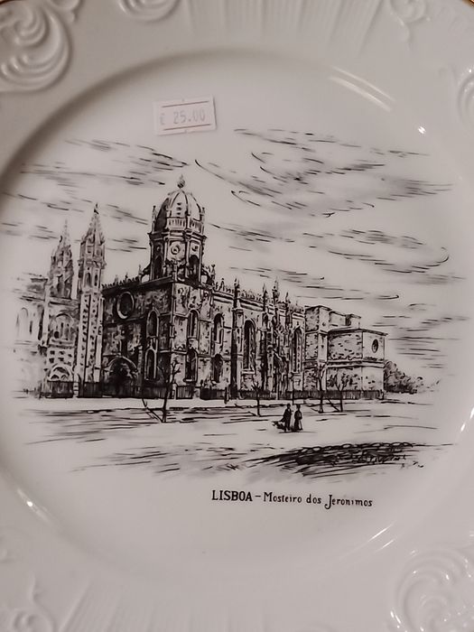 Prato raso antigo vista alegre com desenho do mosteiro dos jerônimos