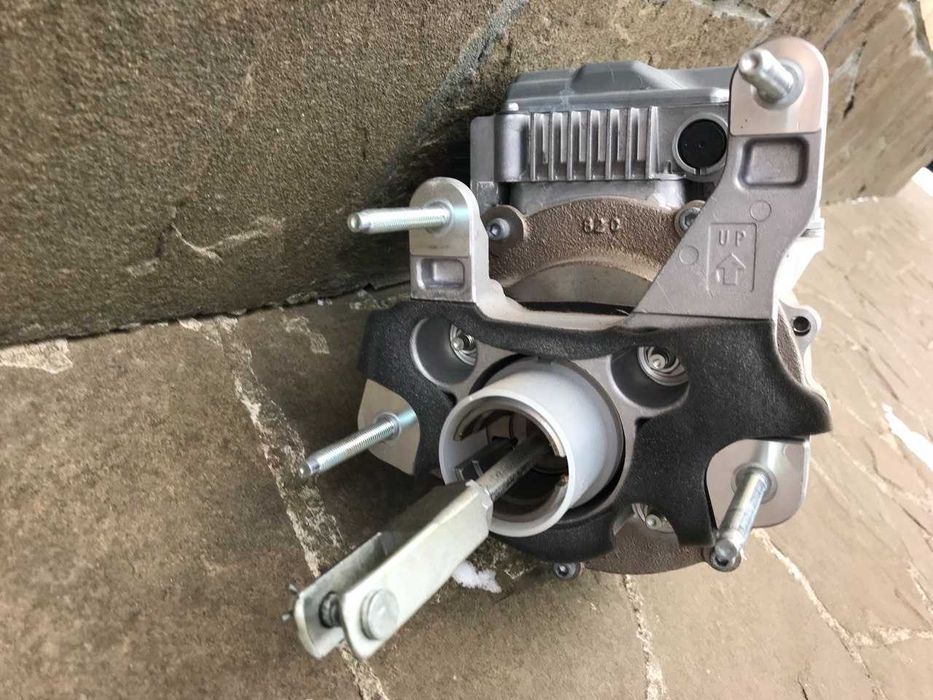 Головний гальмівний циліндр Nissan Leaf ZE1 2018