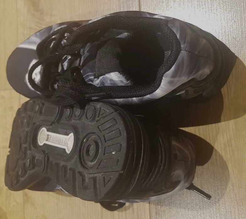 Adidas torsion buty