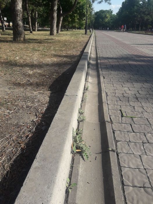 Поребрик, Бордюр.