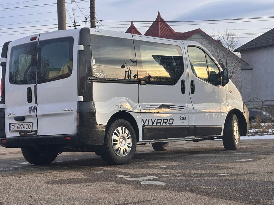 Opel vivaro 9 місць