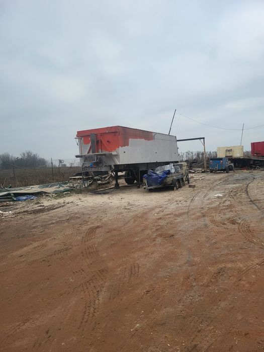 Piaskowanie kontenerow malowanie konstrukcij naczep wywrotka
