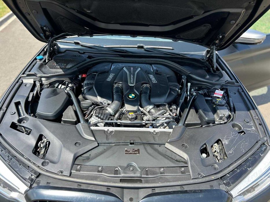 BMW Seria 5 M550i