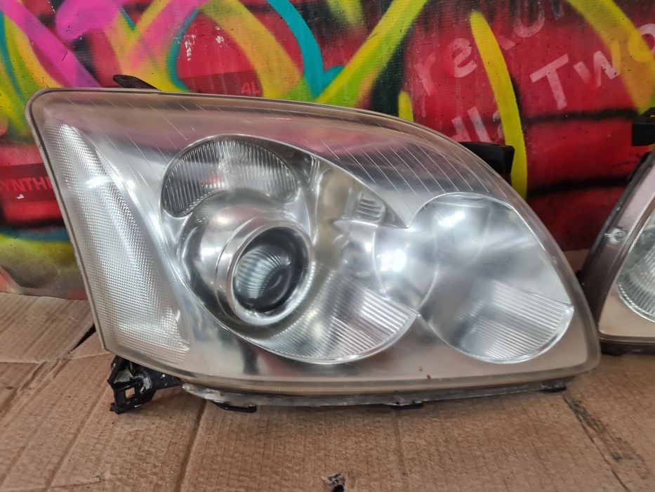 Drzwi przod prawe zderzak tyl lampy Toyota Avensis t25 209 czarna