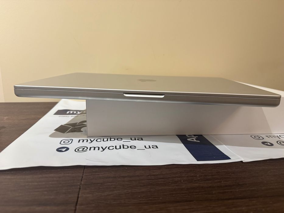 MacBook Pro 16 M1 Pro Chip 16Gb 512 Gb/10CPU/16GPU Silver (MK1E3)