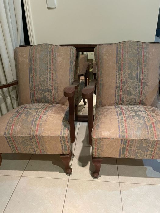 Conjunto de sofá e cadeirões vintage