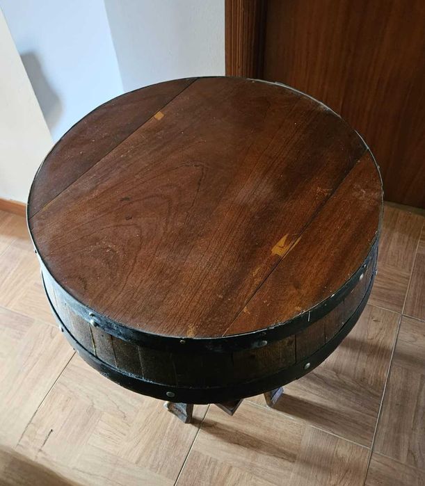 Mobiliário inspirado em pipas/barris