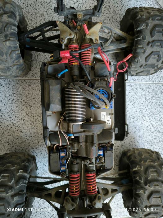 Carro RC Traxxas Summit 1/10