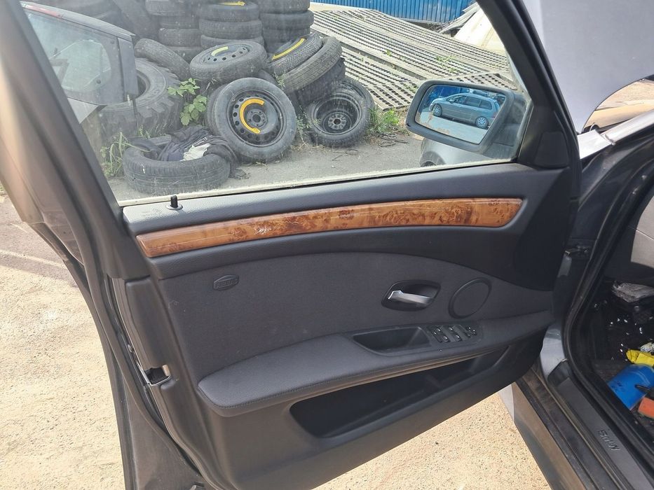 BMW 5 E60 LIFT 07-10 Boczki drzwi czarne dekory z deski drewno komplet