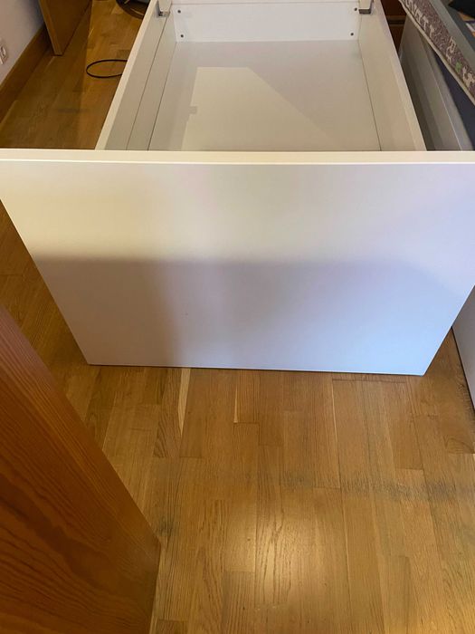 2 camas de solteiro lacadas a branco