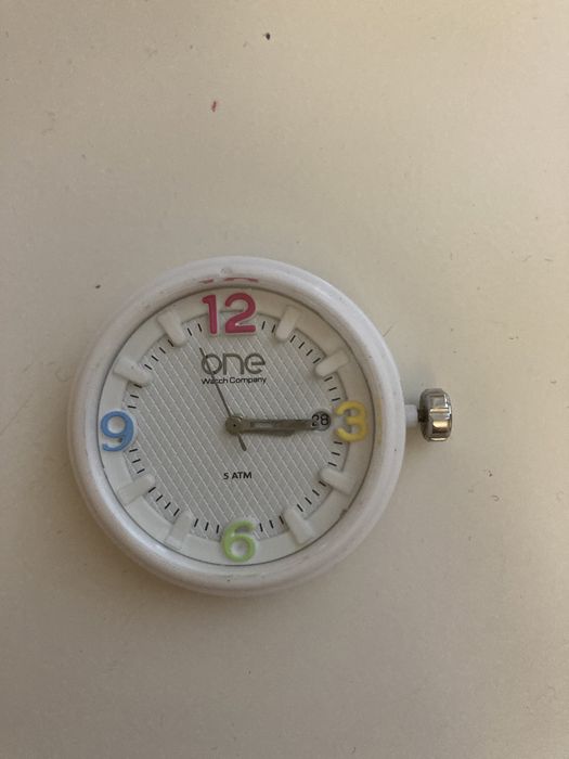 Relogio da One- varias braceletes