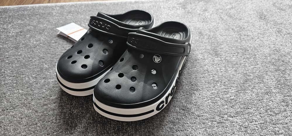 Hit unisex Crocs czarne białe 36/37/38 chodaki mule klapki