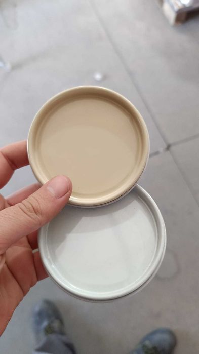 300 latas brancas de 0,75Lt