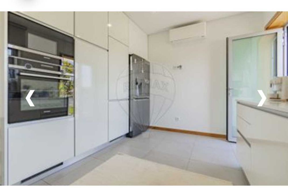 Moradia T3 com muito espaço exterior