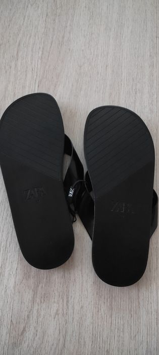 Шльопанці. В'єтнамки Zara 37