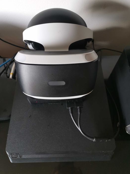 PS4 Slim 1TB + VR Headset v2 + 13 Games with 2 Controllers64297807972226121