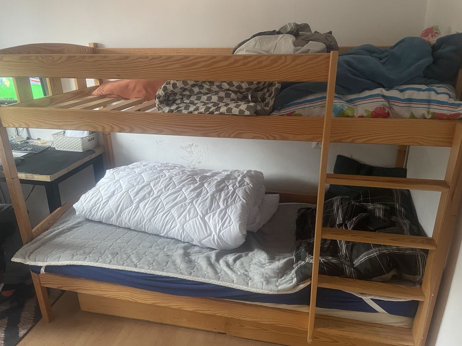 Łóżko piętrowe z pojemnikami