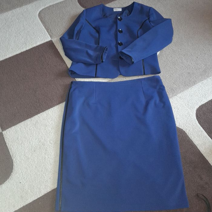 Żakiet plus spódnica. Rozmiar 48.