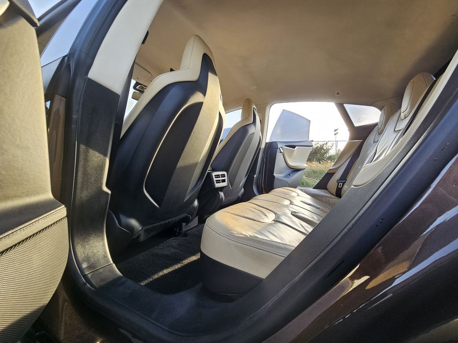 Tesla Model S 85 2013
