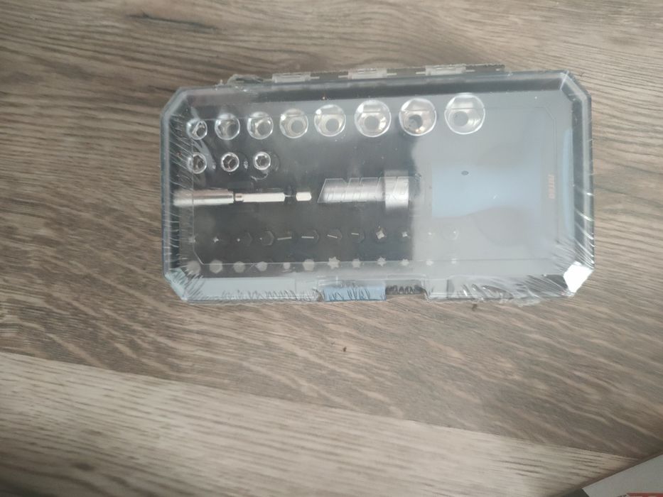 Klocki,bity,łańcuch -ŁAŃCUCH  do piły HECHT, BITY i nasadkiKLOCKI hamu