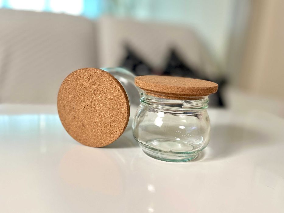 Small Bottles with Cork Lids425652587468564480